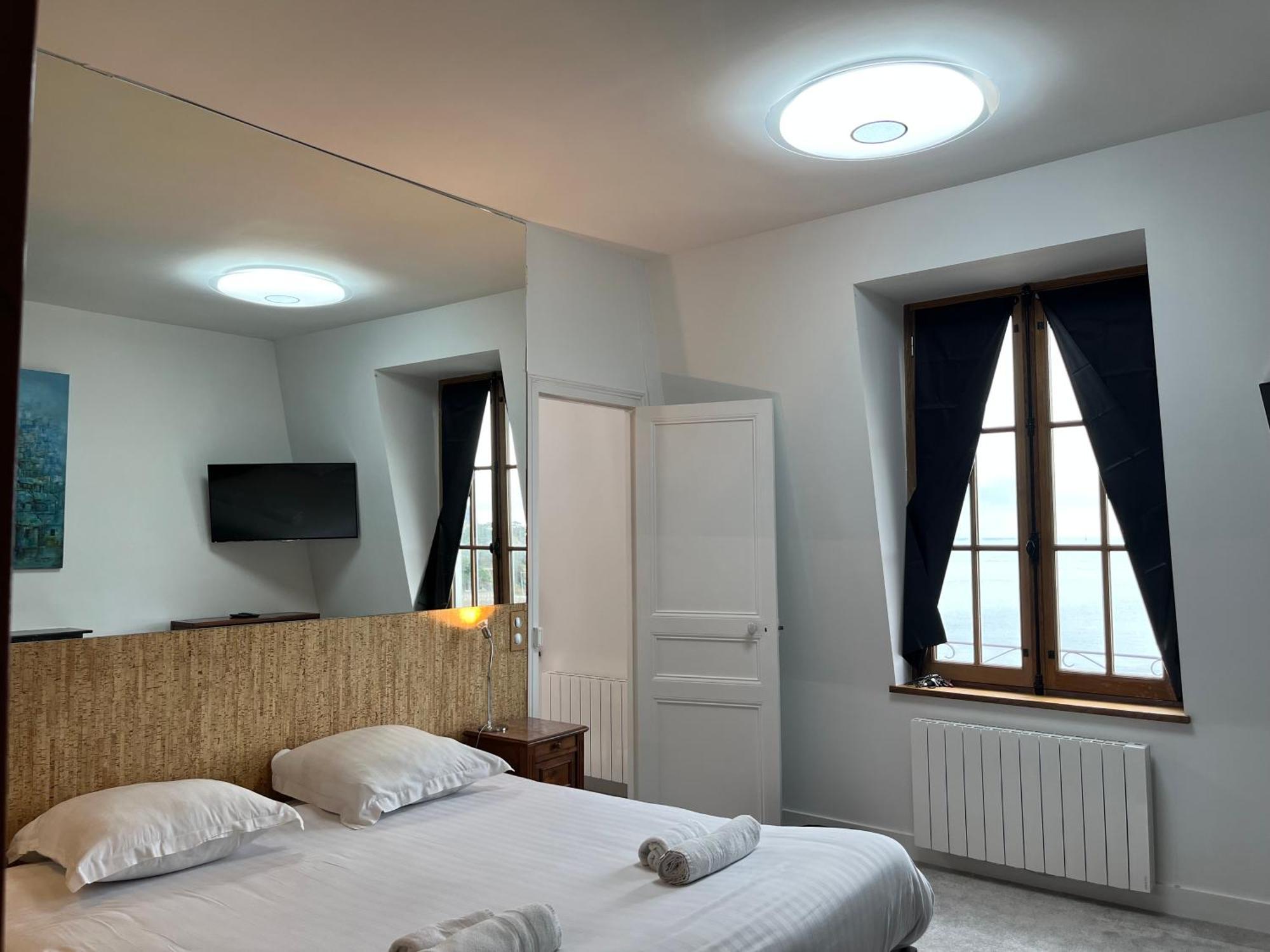 Le Royal XIX Vue Mer 212 Dinard Bagian luar foto