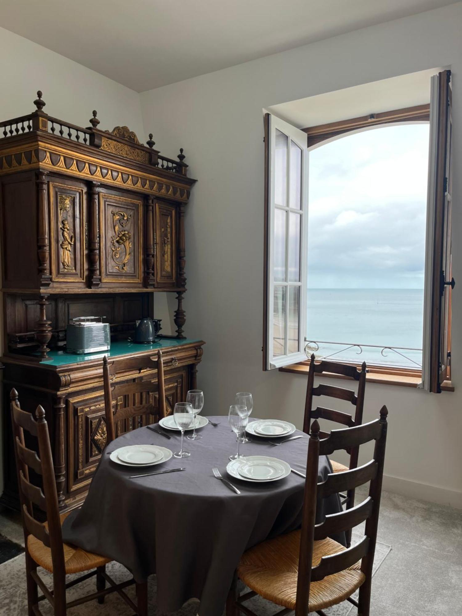 Le Royal XIX Vue Mer 212 Dinard Bagian luar foto