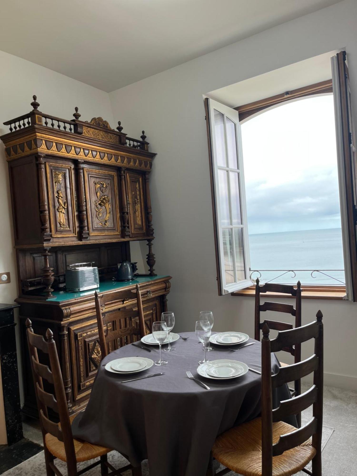 Le Royal XIX Vue Mer 212 Dinard Bagian luar foto