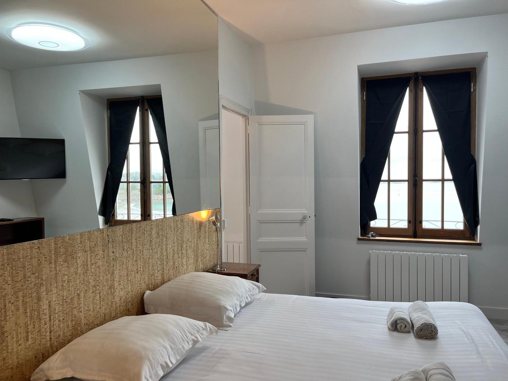 Le Royal XIX Vue Mer 212 Dinard Bagian luar foto